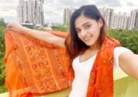स्वतंत्रता दिवस की शुभकामनाएं देते हुए प्रणति राय प्रकाश ने आर्मी बैकग्राउंड से होने के मूल्यों की व्याख्या कीं