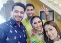 जब ऐ मेरे हमसफ़र के निर्देशक ने कलाकारों को सेल्फी ऑब्सेस्ड होने के कारण चिल्लाया जब ऐ मेरे हमसफ़र के निर्देशक ने कलाकारों को सेल्फी ऑब्सेस्ड होने के कारण चिल्लाया