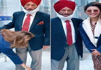 बॉलीवुड क्वीन उर्वशी रौतेला ने ‘द फ्लाइंग सिख’ यानि मिल्खा सिंह को एयरपोर्ट में देखते ही छू लिए उनके पैर , वीडियो हुआ वायरल बॉलीवुड क्वीन उर्वशी रौतेला ने ‘द फ्लाइंग सिख’ यानि मिल्खा सिंह को एयरपोर्ट में देखते ही छू लिए उनके पैर , वीडियो हुआ वायरल