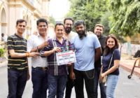 भानुशाली स्टूडियोज़ लिमिटेड आपके लिए लेकर आए हैं लाइफ ड्रामा ‘सब मोह माया है’ में अन्नू कपूर और शरमन जोशी को एक साथ। भानुशाली स्टूडियोज़ लिमिटेड आपके लिए लेकर आए हैं लाइफ ड्रामा ‘सब मोह माया है’ में अन्नू कपूर और शरमन जोशी को एक साथ।