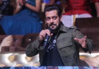 जब सलमान खान ने की सारेगामापा कंटेस्टेंट युमना से अरबी सीखने की कोशिश जब सलमान खान ने की सारेगामापा कंटेस्टेंट युमना से अरबी सीखने की कोशिश