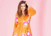 The Ramika Sen hysteria continues! Raveena Tandon gets mobbed in Patna