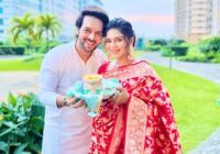 संजय ने करवा चौथ पर पत्नी के साथ व्रत रखकर वर्जना तोड़ी, कहते हैं, ”क्यों केवल महिलाओं को ही त्याग करना चाहिए और अपने प्यार का इजहार करने और अपने पति के लिए प्रार्थना करने का मौका मिलता है? पुरुषों को भी ऐसा करना चाहिए! संजय ने करवा चौथ पर पत्नी के साथ व्रत रखकर वर्जना तोड़ी, कहते हैं, ”क्यों केवल महिलाओं को ही त्याग करना चाहिए और अपने प्यार का इजहार करने और अपने पति के लिए प्रार्थना करने का मौका मिलता है? पुरुषों को भी ऐसा करना चाहिए!