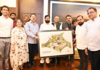 मुख्यमंत्री एकनाथ शिंदे ने धर्मवीर मीडिया सिटी के शुभारंभ की घोषणा की, जिसे बोधित्री मल्टीमीडिया लिमिटेड और सुमन एंटरटेनमेंट द्वारा विकसित किया जाएगा मुख्यमंत्री एकनाथ शिंदे ने धर्मवीर मीडिया सिटी के शुभारंभ की घोषणा की, जिसे बोधित्री मल्टीमीडिया लिमिटेड और सुमन एंटरटेनमेंट द्वारा विकसित किया जाएगा