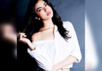 Kashika Kapoor expresses her thoughts on OTT saying, “OTT has an aura of its own but OTT has distanced the connection between people from the movie theaters”