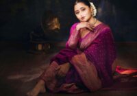 शानदार पारंपरिक साड़ी में पोज देती हुए रश्मि देसाई के लिए बधाई की टिप्पणियों की बाढ़ आ गई! शानदार पारंपरिक साड़ी में पोज देती हुए रश्मि देसाई के लिए बधाई की टिप्पणियों की बाढ़ आ गई!