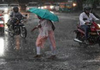 Heavy rain in Mumbai: roads waterlogged; Orange alert issued Heavy rain in Mumbai: roads waterlogged; Orange alert issued