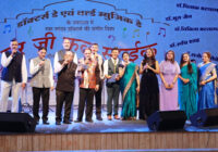 ‘मुसाफिर हूं यारों’ से ‘कोई कहे कहता रहे’ तक, डॉक्टरों ने बिखेरे संगीत के रंग ‘मुसाफिर हूं यारों’ से ‘कोई कहे कहता रहे’ तक, डॉक्टरों ने बिखेरे संगीत के रंग