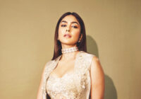 Mrunal Thakur to Raashii Khanna: Actresses Who Drip in Gold Mrunal Thakur to Raashii Khanna: Actresses Who Drip in Gold