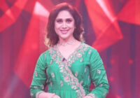 Meenakshi Seshadri Recalls Shooting ‘Jaane Do Mujhe Jaana Hai’ song with Amitabh Bachchan on India’s Best Dancer Season 5 Meenakshi Seshadri Recalls Shooting ‘Jaane Do Mujhe Jaana Hai’ song with Amitabh Bachchan on India’s Best Dancer Season 5
