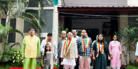 मरीजों के साथ फहराया तिरंगा, सेवा और देशप्रेम का दिया संदेश