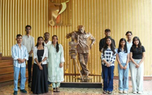 यश चोपड़ा फाउंडेशन ने स्कॉलरशिप प्रोग्राम का विस्तार करते हुए 11 स्कॉलर्स को किया शामिल; पहली बार रोबोटिक्स, AI और टेक्नोलॉजी आधारित कोर्स करने वाले छात्रों को भी मिली स्कॉलरशिप
