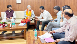जल संसाधन मंत्री तुलसीराम सिलावट ने रेलवे बोर्ड के अध्यक्ष सतीश कुमार से मुलाकात की जल संसाधन मंत्री तुलसीराम सिलावट ने रेलवे बोर्ड के अध्यक्ष सतीश कुमार से मुलाकात की